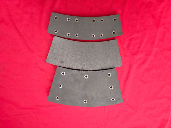 剎車(chē)片為什么有噪音？噪音的產(chǎn)生原理及原因